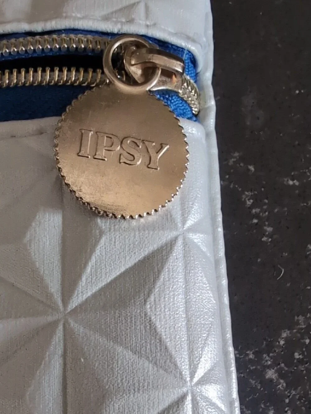 White IPSY Geometric Zip Pouch with Navy Trim